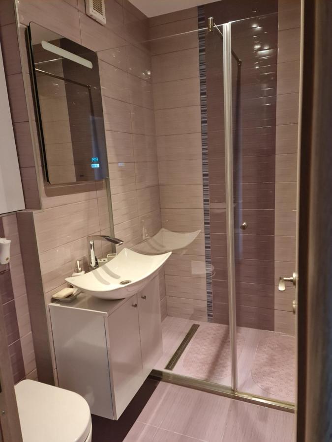 Apartament Modern Cristina&Jessica Medias Ngoại thất bức ảnh
